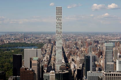 La torre de 432 Park Avenue sufre de daños estructurales que afectan los valores de las propiedades. 