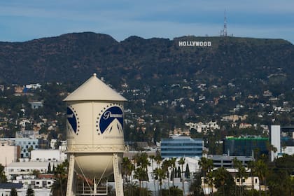 La torre de agua de Paramount Pictures en Los Ángeles el 18 de diciembre del 2025. (AP foto/Jae C. Hong)