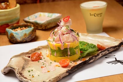 La torre de papas es el plato infaltable entre las entradas peruanas.