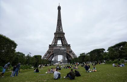 La Torre Eiffel en París, el "monumento" más famoso de Francia, que será estrictamente custodiado durante los Juegos Olímpicos de 2024