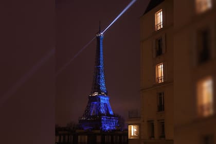 La torre es el gran ícono de Francia (Foto Twitter @paris)