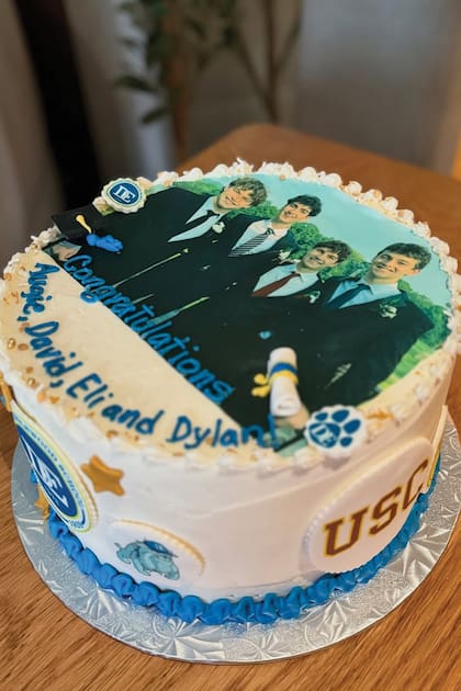 La torta con la que celebraron la graduación.