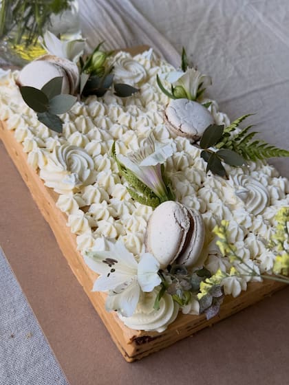 La torta con la que Juana celebró su bautismo y comunión (Foto: Instagram/@
m.klooster)