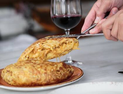 La tortilla con cebolla "española" de El Burladero