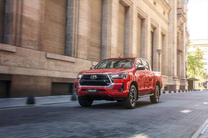 La Toyota Hilux sigue al tope de ventas, con 8306 unidades patentadas en ocho meses