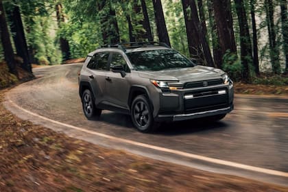 La Toyota RAV4 2026 está diseñada para atravesar diversos caminos