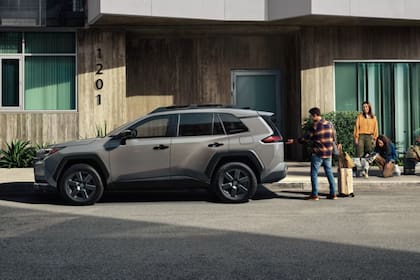 La Toyota RAV4 2026 se presenta en un modelo totalmente híbrido