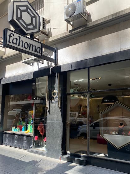 La tradicional fachada del local de la calle Libertad, en el barrio de Recoleta.