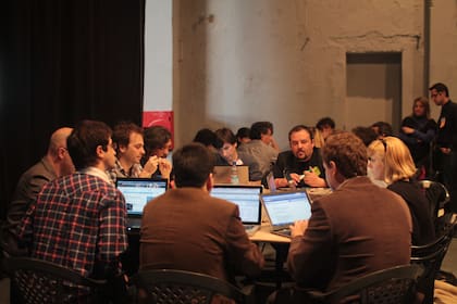 La tradicional hackatón de la Media Party estará enfocada este año al "periodismo con superpoderes" y soluciones Truth Tech. Para esta actividad se requiere inscripción específica