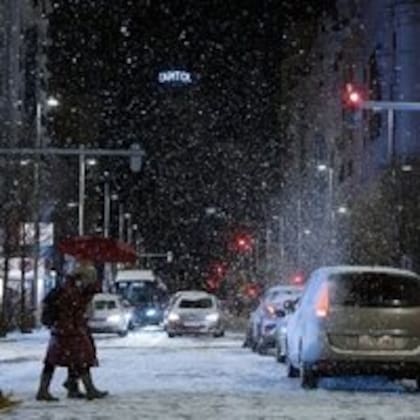 La trama de Mikaela gira en torno a una sorpresiva tormenta de nieve