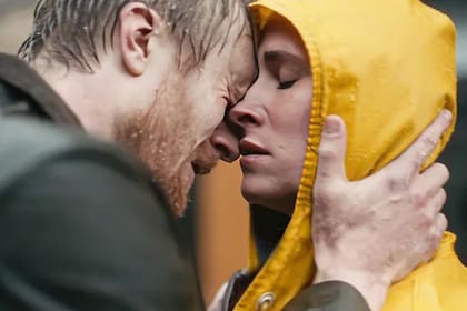 La trama sigue a Mia, una escritora que tiene mucho éxito, que arranca, una relación con Emil, un papá soltero (Foto: Netflix)