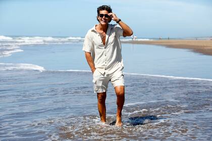 La tranquilidad de las extensas playas del sur marplatense es el ecosistema perfecto para que el actor pueda disfrutar del día en familia