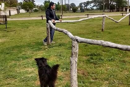 La tranquilidad de Pirovano fue clave para la estabilidad de Ezequiel, según cuenta su mamá. El dinero que cobraba de la pensión lo usaban para cubrir necesidades del joven