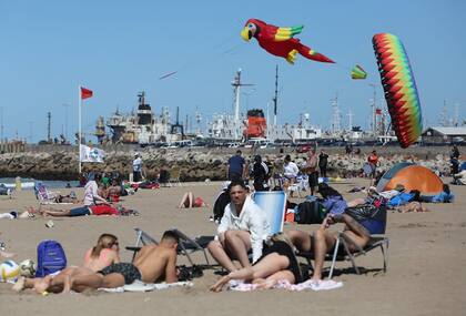 El fin de semana extra largo miles de turistas disfrutaron al aire libre sin barbijo