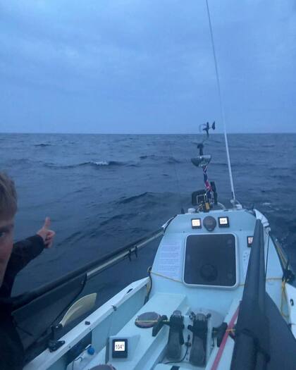 La travesía de Tom Waddington en el Atlántico Norte. Instagram/@tomwaddington_skier