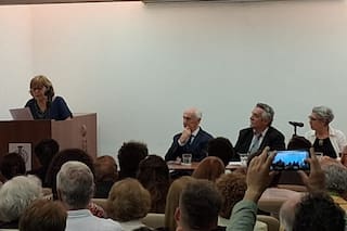 La Academia Argentina de Letras distinguió a dramaturgos y a una lingüista