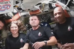 Trump felicitó a los astronautas de la misión Artemis II por su viaje a la Luna