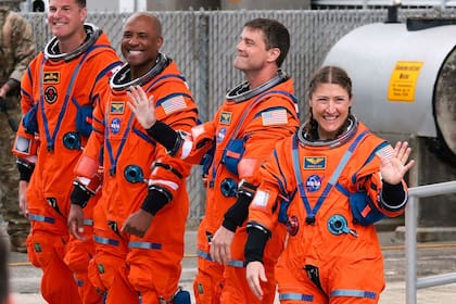 La tripulación de la misión Artemis II, antes del lanzamiento, en Cabo Cañaveral.