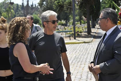 La triste noticia del fallecimiento de Alejandra Darín conmocionó a la colonia artística, pero sobre todo a sus seres más cercanos, como su único hermano Ricardo, con quien compartía el amor por la profesión; aquí, junto a su esposa, Florencia Bas