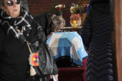 La tristeza se apoderó de la ceremonia de este mediodía para despedir a aquel galán de tantos programas televisivos quien, hasta último momento, fantaseó con la idea de hacer en teatro una nueva versión de La jaula de las locas