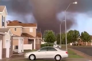 Un tornado F4 arrasó una ciudad en EE.UU.: más de 10 heridos y casas destruidas