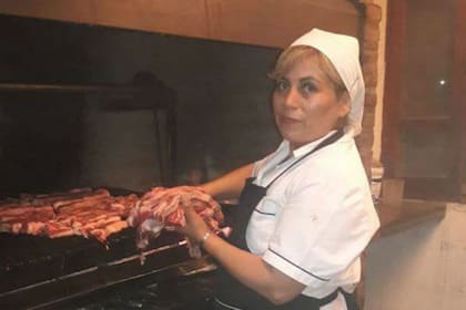 La tucumana quiere ganar el 3° Campeonato Federal del Asado en Mataderos