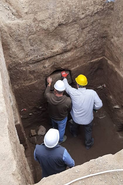 La tumba 58, en una necrópolis de la angitua ciudad de Vulci, fue hallada en abril de este año, pero recientemente se corrieron las rocas de toba que la sellaban
