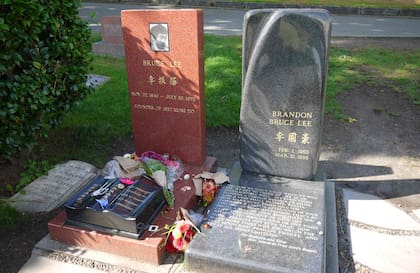 La tumba de Bruce Lee, junto a la de su hijo Brandon.