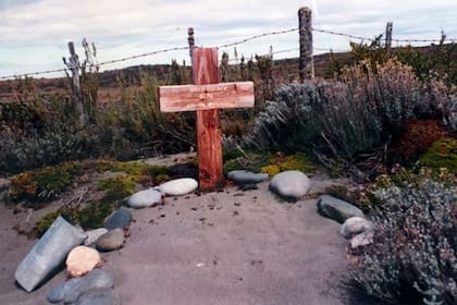 La tumba de Conrado Asselborn en Cabo Vírgenes