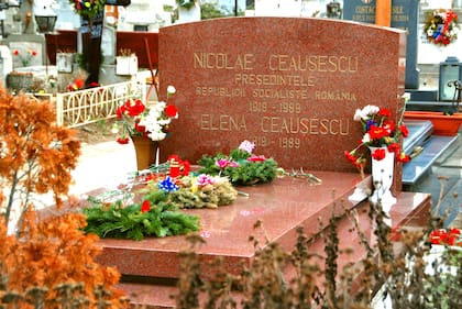 La tumba de Nicolae y Elena Ceausescu