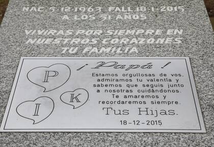La tumba de Nisman, en La Tablada, hoy, a ocho años de su muerte