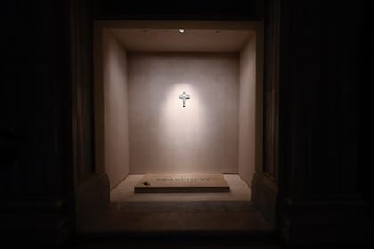 La tumba del papa Francisco (El Vaticano)