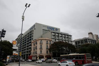 La UADE optó por suspenderlo e iniciar una investigación interna para definir el futuro de Mollo dentro de la institución