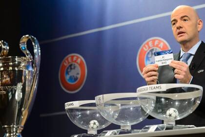La UEFA desmintió las acusaciones de Blatter