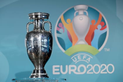 La UEFA pospuso la Eurocopa