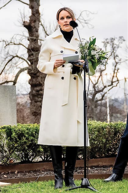 La
última aparición
pública de la
princesa, el 3 de
diciembre, para
el aniversario de
una escultura en
Estocolmo