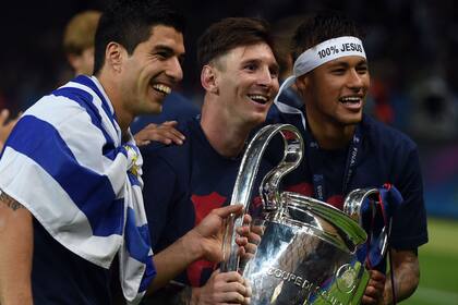 La última Champions League que conquistó Lionel Messi en Barcelona fue la de 2015; tiempos felices en el club, junto a sus amigos Luis Suárez y Neymar.