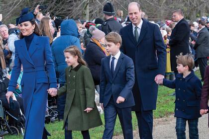La última foto de la familia al completo, luego de la misa navideña celebrada en Sandringham