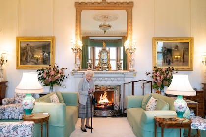 La última foto de la reina Isabel II de Gran Bretaña en el castillo de Balmoral en Ballater, Escocia, el 6 de septiembre de 2022