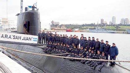 La última imagen de los tripulantes en el ARA San Juan