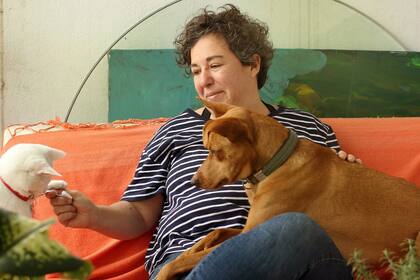 Gabriela disfruta de los momentos compartidos con sus animales