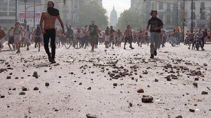 La última ola de protestas prolongada en Argentina fue en 2001. Produjo la renuncia del presidente. Pero desde entonces la protesta nunca se ha erradicado del todo.