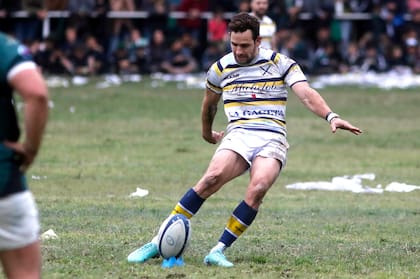 La última patada de Sánchez a los palos resultó decisiva para la coronación de Tucumán Lawn Tennis, a 8 minutos del desenlace de una final muy cerrada, y también deslucida.