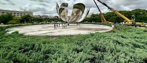 Con la instalación de la última pieza destrozada por un temporal, Recoleta recuperó un ícono