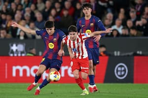 En qué canal pasan Atlético de Madrid vs. Barcelona, por la Liga de España 2025-2026