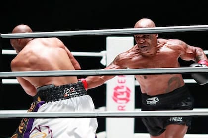 La última vez que Tyson se subió al ring fue en un combate de exhibición con Roy Jones en noviembre de 2020 (AFP)