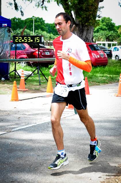 La ultradistancia en la calle gana adeptos que buscan superarse en pruebas de extrema concentración
