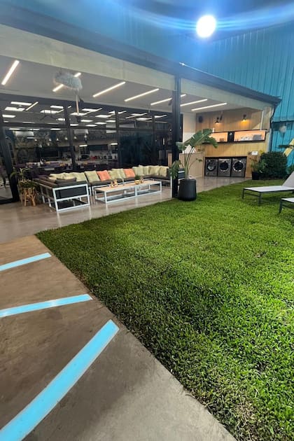 La única conexión con el verde es a través del jardín de la casa