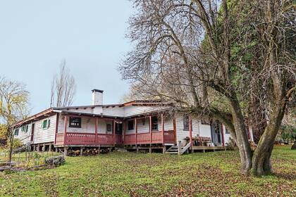La única modificación fue elevarla sobre pilotes para preservarla de la humedad del suelo y garantizar una buena ventilación.