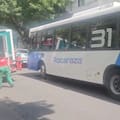 Doce heridos tras un choque y la frenada brusca de un colectivo de la línea 31